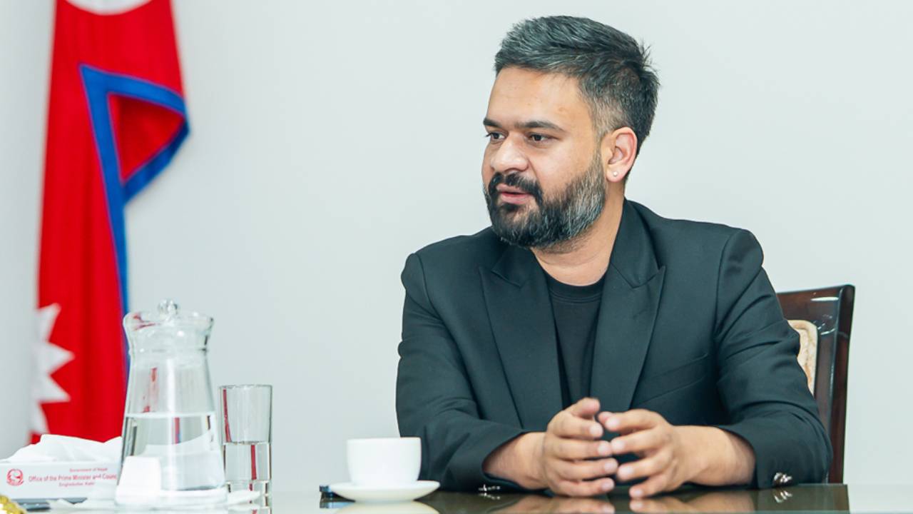 बालेनको विदेश भ्रमणमा नयाँ शैली, न विदाइ समारोह न गार्ड अफ अनर