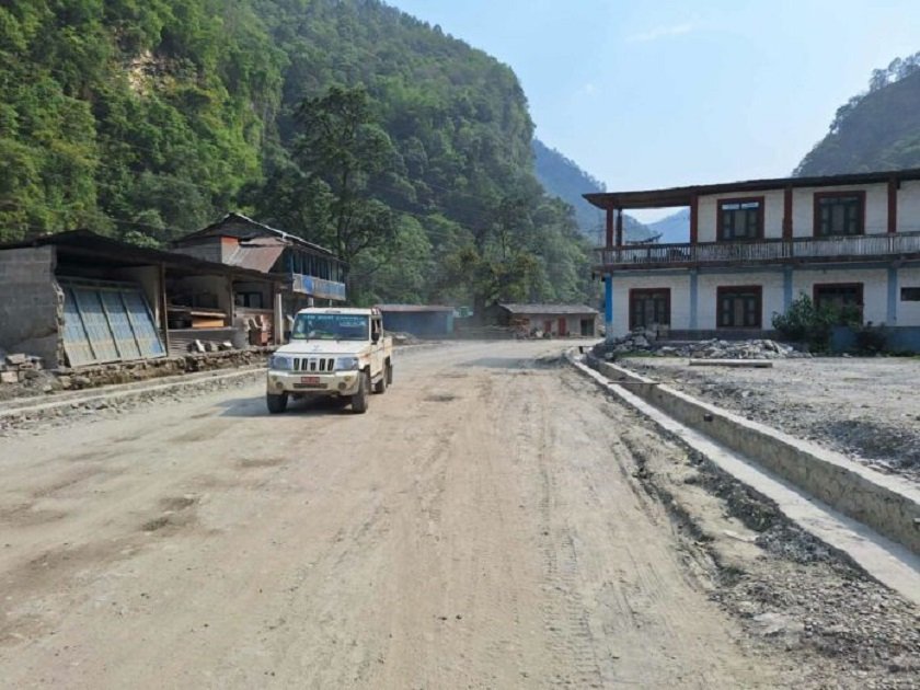 बेनी–जोमसोम सडक खुल्दा व्यापारलाई राहत, दुई दिनमा १७३ कन्टेनर बाहिरिए