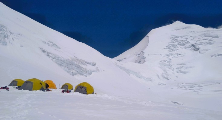 हिमलुङ हिमालमा हिमपहिरो, १० आरोही तथा सहयोगी सम्पर्कविहीन