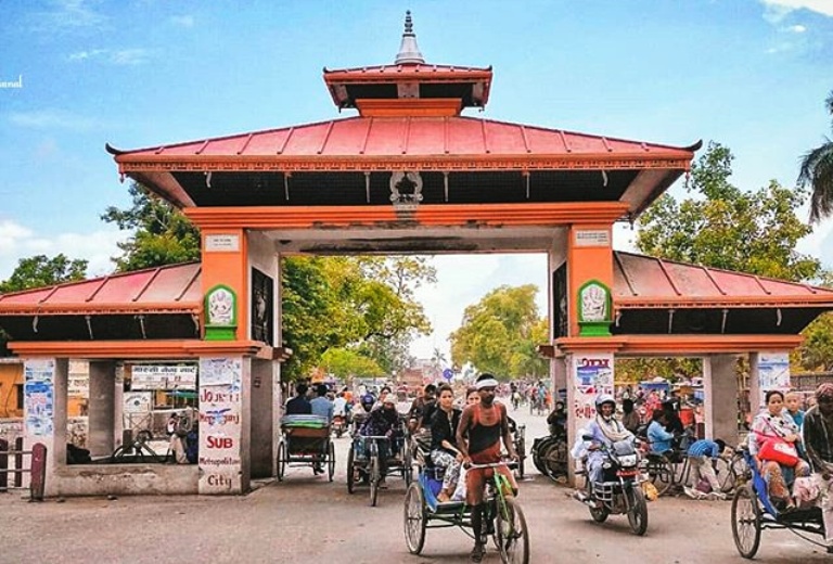 भारतबाट घर फर्किने नेपालीको घुइँचो, सुरक्षाका लागि जमुनाहामा यात्रु सहायता कक्ष