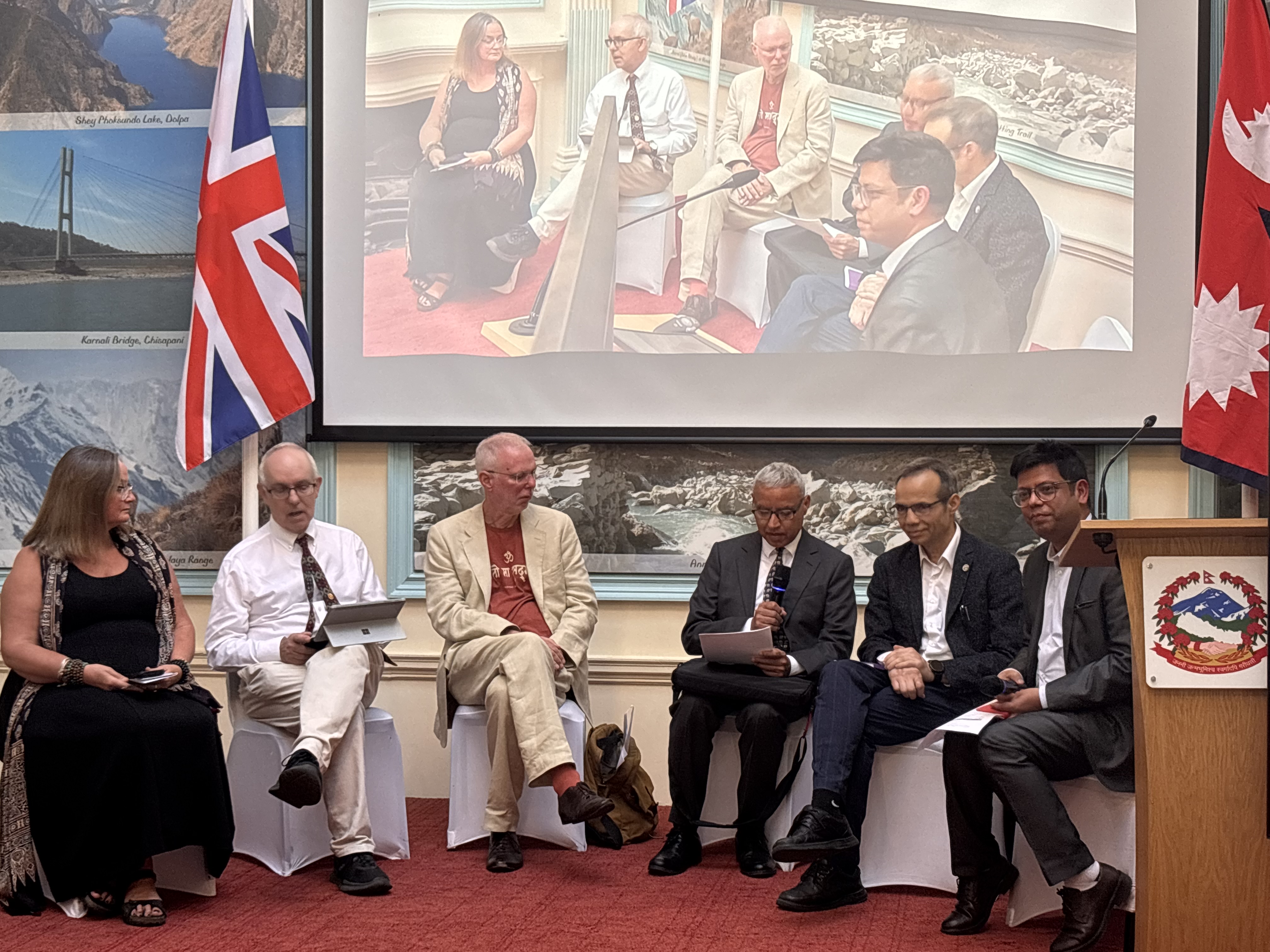 नेपालको पुनर्निर्माणमा सघाउन अन्तर्राष्ट्रिय सम्मेलन गर्न ब्रिटिश सरकारलाई आग्रह