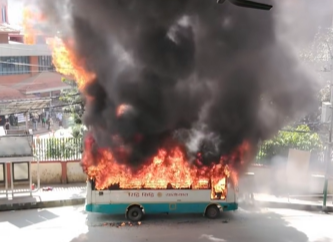 राहदानी विभागअगाडि बसमा आगलागी, ड्राइभरको सिटनजिकैबाट आगो लागेको आशंका